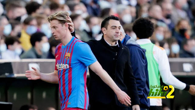 هل يرحل دي يونج عن برشلونة ؟ تشافي ينهي الجدل