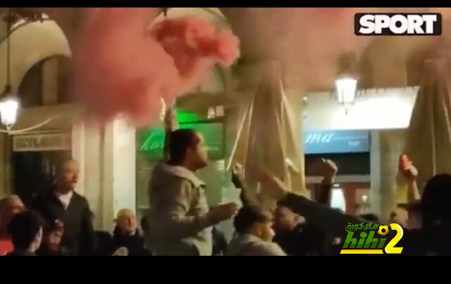 فيديو.. جمهور مانشستر يونايتد يحتل كتالونيا قبل لقاء برشلونة!