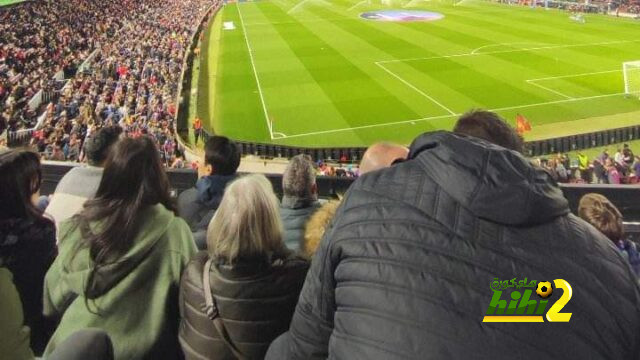 عدد الحضور الجماهيري في قمة مانشستر يونايتد و برشلونة