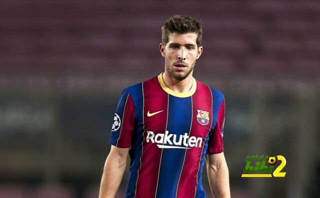 تقارير.. برشلونة يقترب من تجديد عقد روبيرتو بشروط خاصة