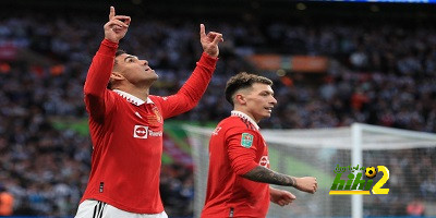 جاري نيفيل يمتدح كاسيميرو