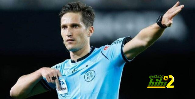 برشلونة أكثر السعداء بحكم الكلاسيكو .. فما السبب ؟!