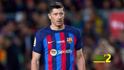إصابة ليفاندوفسكي صداع في رأس برشلونة