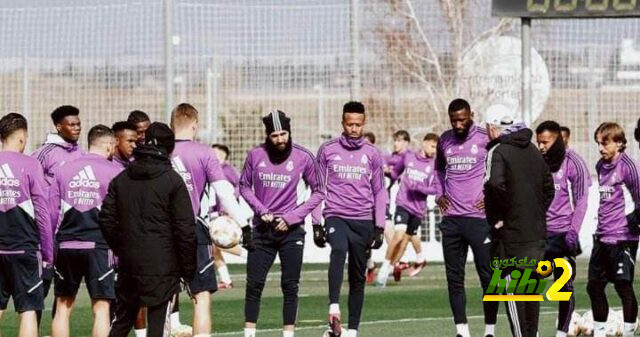 أنشيلوتي يجتمع مع لاعبي ريال مدريد قبل مواجهة الغد أمام برشلونة