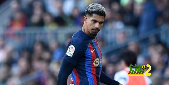 هل يغيب أراوخو عن الكلاسيكو بعد طرده في مباراة فالنسيا..؟!