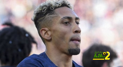 هل استحق أراوخو الطرد أمام فالنسيا؟.. رافينيا يجيب