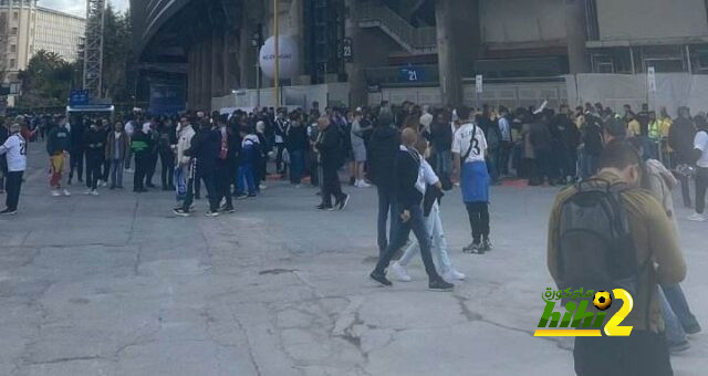 جمهور ريال مدريد يتوافد على ملعب السانتياجو برنابيو قبل مباراة إسبانيول