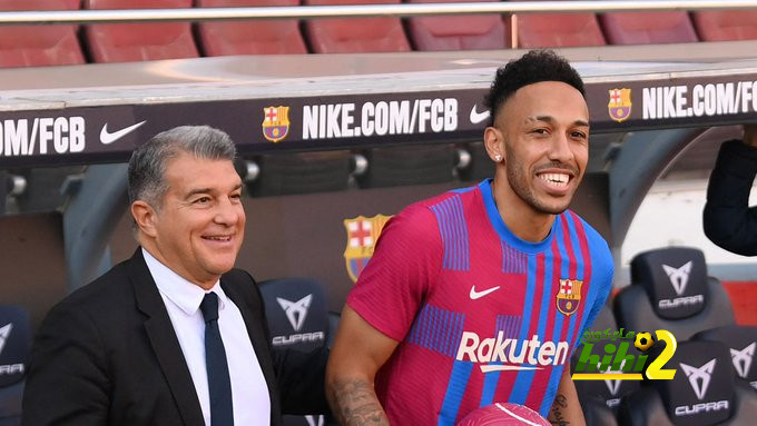 تقارير.. أوباميانج يبحث عن حل للعودة لبرشلونة