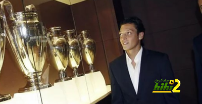 رد فعل أوزيل عندما ركب طائرة مغادرة ريال مدريد إلى الأرسنال