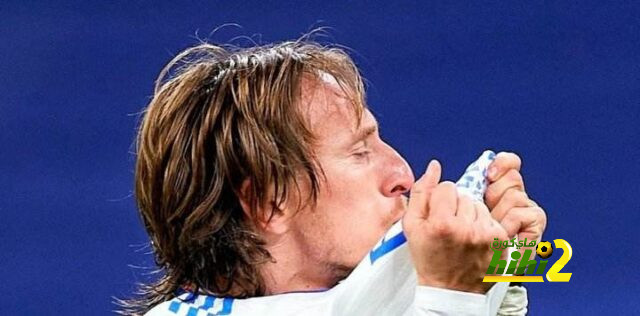 لماذا استمر مودريتش في كرة القدم وهو على مشارف الأربعين ..؟!