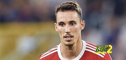 رومانو يكشف موقف برشلونة من ضم ظهير بنفيكا