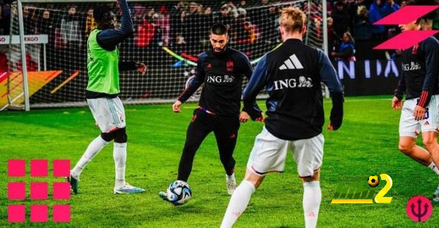 منتخب بلجيكا يؤدي عمليات الإحماء قبل لقاء ألمانيا