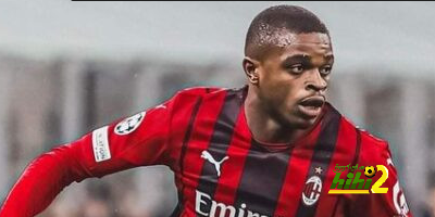 دفاع الميلان أمام نابولي
