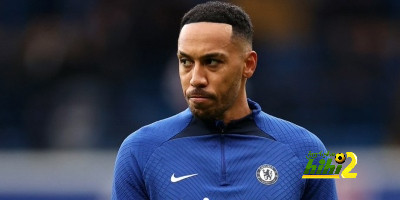 برشلونة يفكر في إعادة مهاجمه هذا الموسم