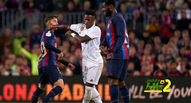 ريال مدريد يتقدم بهدف فينيسيوس في الشوط الأول أمام برشلونة