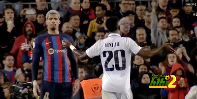 ماذا كان يقول فينيسيوس لجماهير برشلونة في الكلاسيكو ؟