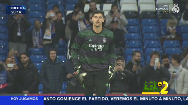 صور .. كورتوا يؤدي عمليات الإحماء قبل لقاء تشيلسي و ريال مدريد