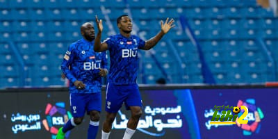 الهلال يخوض عمليات الإحماء قبل مواجهة النصر
