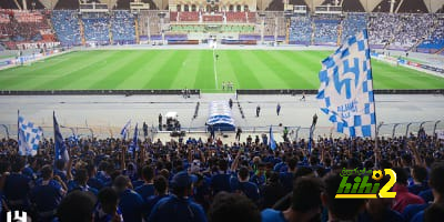 جماهير الهلال تزين مدرجات ملعب الملك فهد