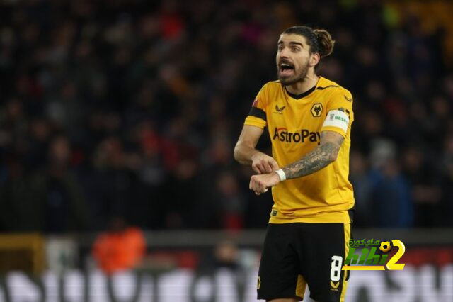 لاعب وسط وولفرهامبتون يعود لدائرة اهتمامات برشلونة