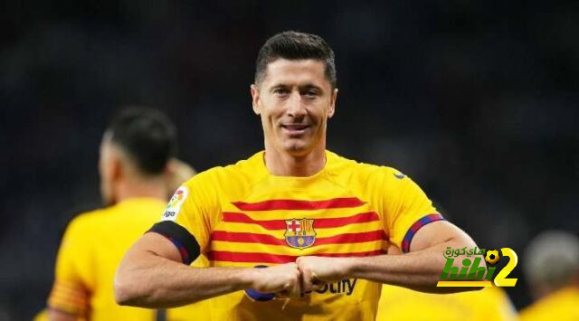 ليفاندوفسكي يسجل الهدف الثالث لبرشلونة أمام إسبانيول
