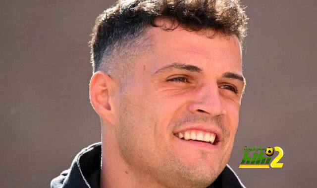 صور .. أرسنال يصل ملعب نوتنجهام قبل لقاء الفريقين