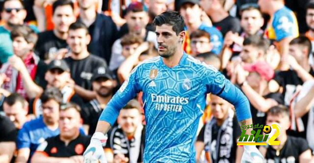 كورتوا يستنكر العنصرية و يلوم على مشجعي فالنسيا