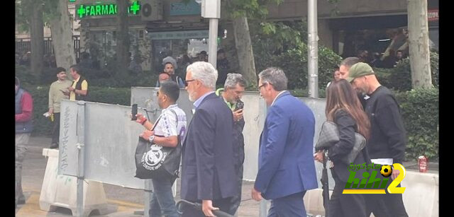 زيدان يصل السانتياجو برنابيو لمؤازرة ريال مدريد أمام رايو فاليكانو