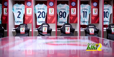 إنتر بالزي البديل أمام فيورنتينا في نهائي الكأس