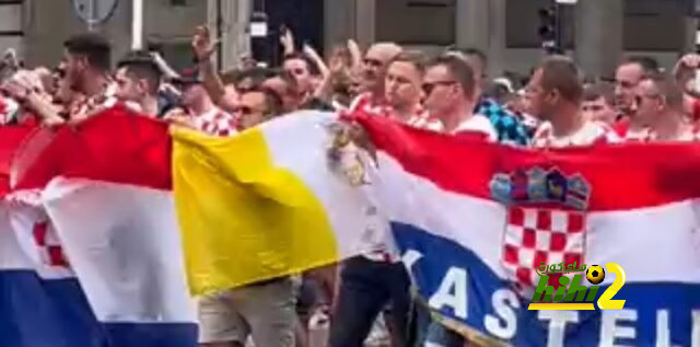 جمهور كرواتيا يتوافد على ملعب فينورد قبل لقاء اسبانيا