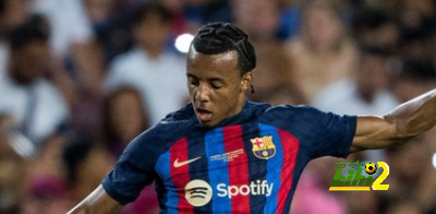 كيف أقنع تشافي كوندي بالاستمرار في مركز الظهير الأيمن لبرشلونة الموسم المقبل؟