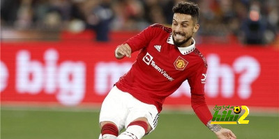 رادار الدوري السعودي يلتقط مدافع مانشستر يونايتد