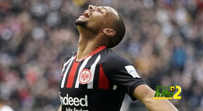إشبيلية يعمل على إنهاء توقيع نجم فرانكفورت