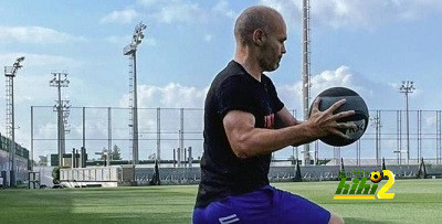 إنييستا يتدرب في برشلونة