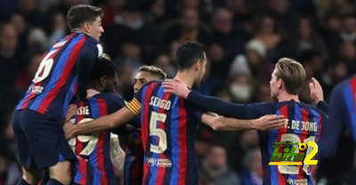 بعثة برشلونة تهبط في مطار إل برات