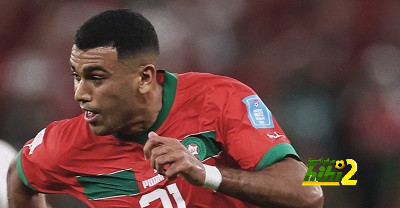 نابولي يضم مدافع مغربي ويعلن إعارته