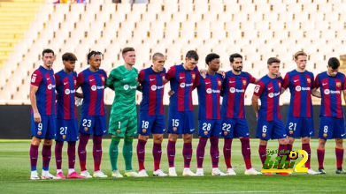سبب وقوف لاعبي برشلونة دقيقة صمت قبل مواجهة قادش؟