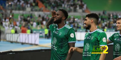 شاهد فرحة لاعبي الأهلي والمدرب يايسلة مع الجماهير بعد الفوز القاتل