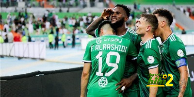 فيرمينو يقود هجوم الأهلي أمام الطائي في الدوري