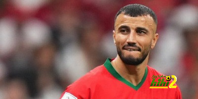 الشباب السعودي يقترب من ضم رومان سايس