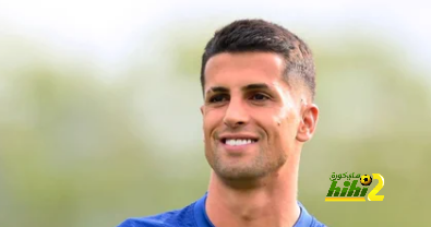 هل يفاجئ تشافي الجميع ويشرك كانسيلو أساسيا ضد أوساسونا ؟