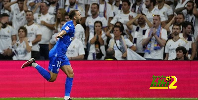 نجوم الريال السابقين تواصل هز شباك الملكي