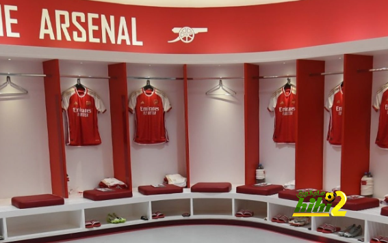وصول أرسنال إلى ملعب الإمارات لمواجهة مانشستر يونايتد