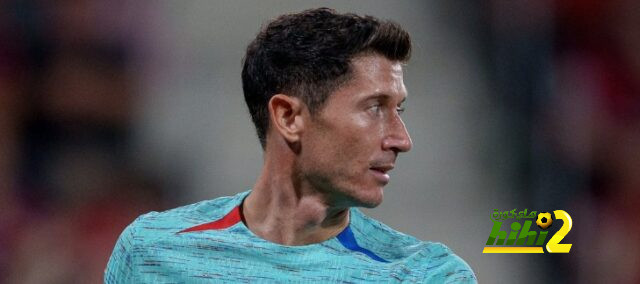 أليخاندرو بالدي يكشف طلب ليفاندوفسكي من لاعبي برشلونة..!