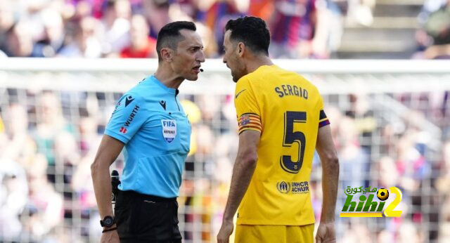 حكم مباراة برشلونة وريال بيتيس