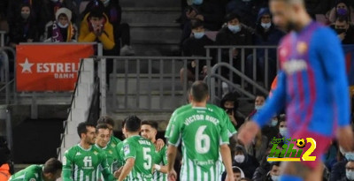 كم فوز حققه برشلونة في آخر 20 لقاء أمام ريال بيتيس؟