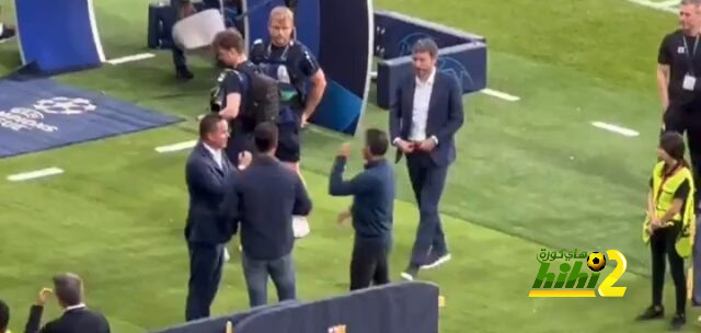 فريق أنتويرب يصل ملعب مونتجويك قبل لقاء برشلونة