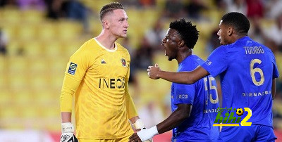 نيس يتصدر الدوري الفرنسي