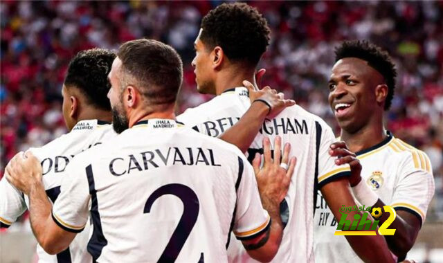 التاريخ يرجع كفة ريال مدريد على نابولي