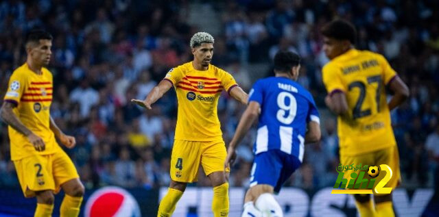 إلغاء هدف بورتو الأول في شباك برشلونة